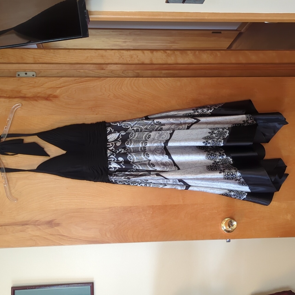 Women's halter top handkerchief. Hem dress.